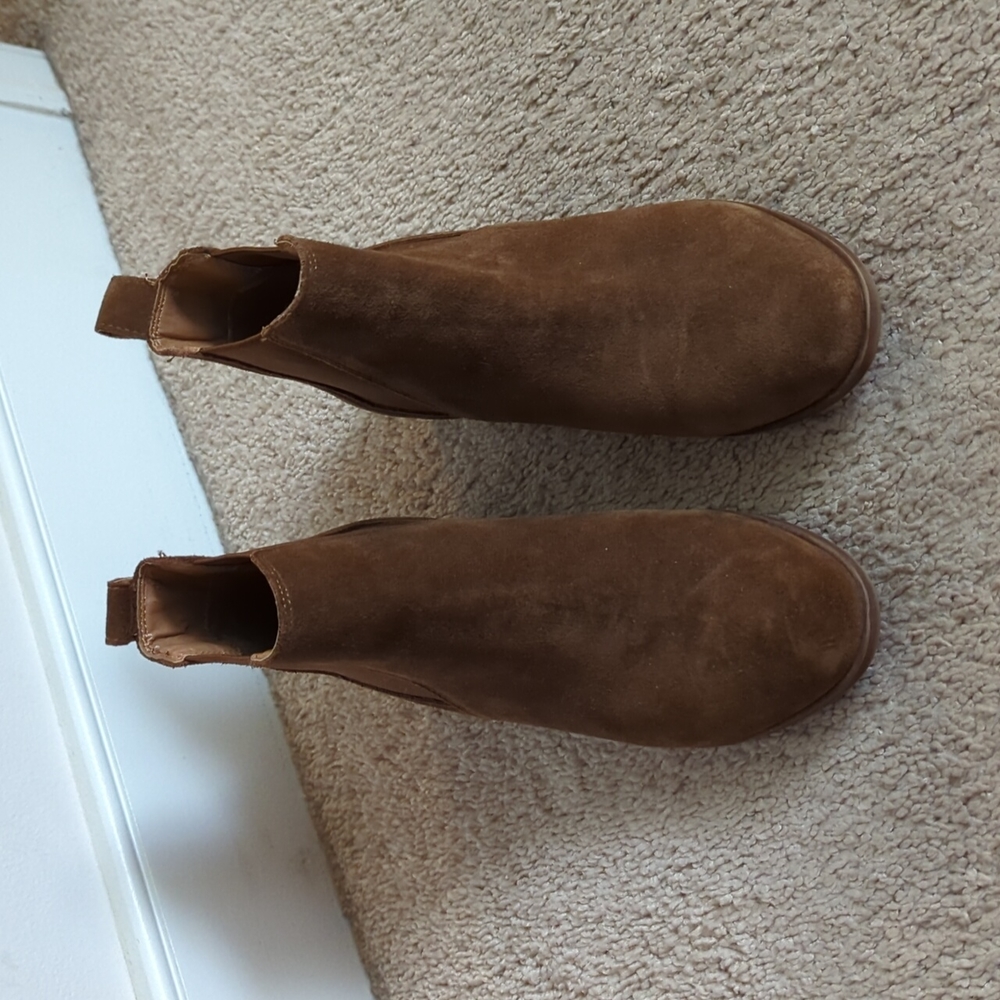 Steve Madden brown suede Chelsea boots